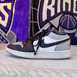 Size 3.5y - Nike Air Jordan 1 Low Shadow Toe Athletic Sneaker‎ 553560 052